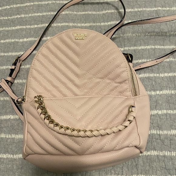 Victoria’s Secret V-Quilted City Mini Backpack baby pink color - Picture 5 of 10